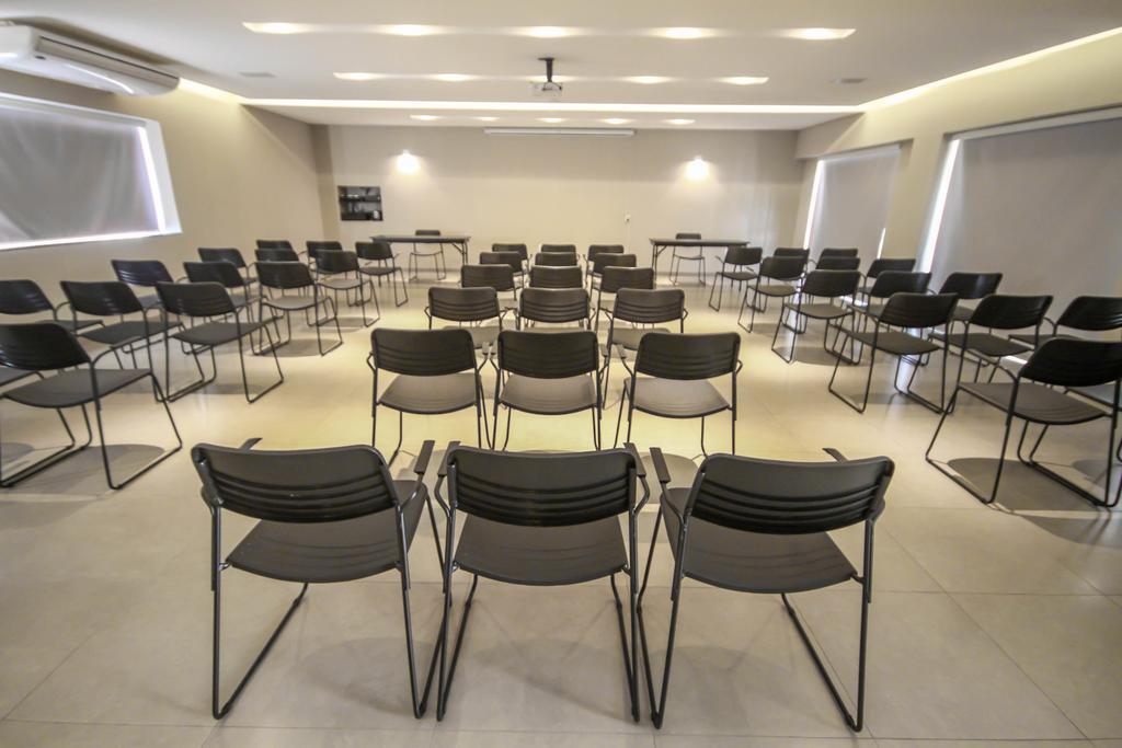 Gales Park Hotel 두라도스 외부 사진