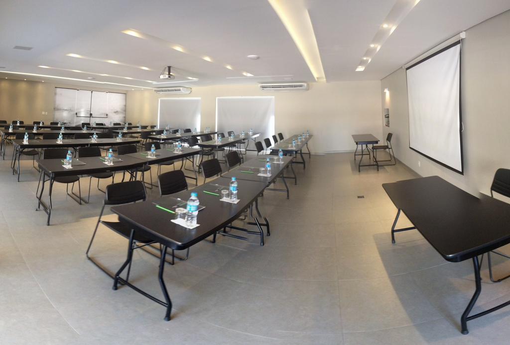 Gales Park Hotel 두라도스 외부 사진