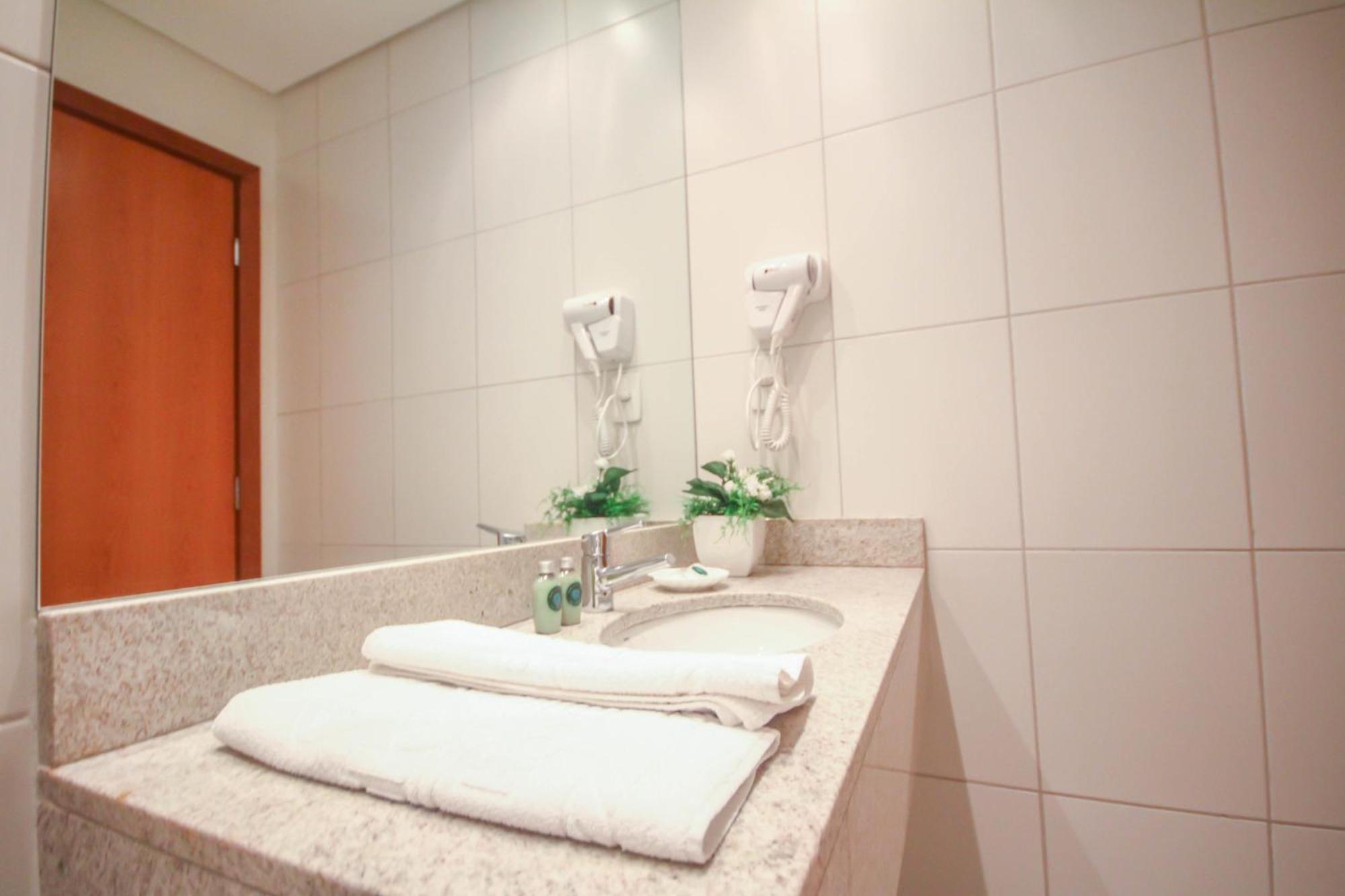 Gales Park Hotel 두라도스 객실 사진