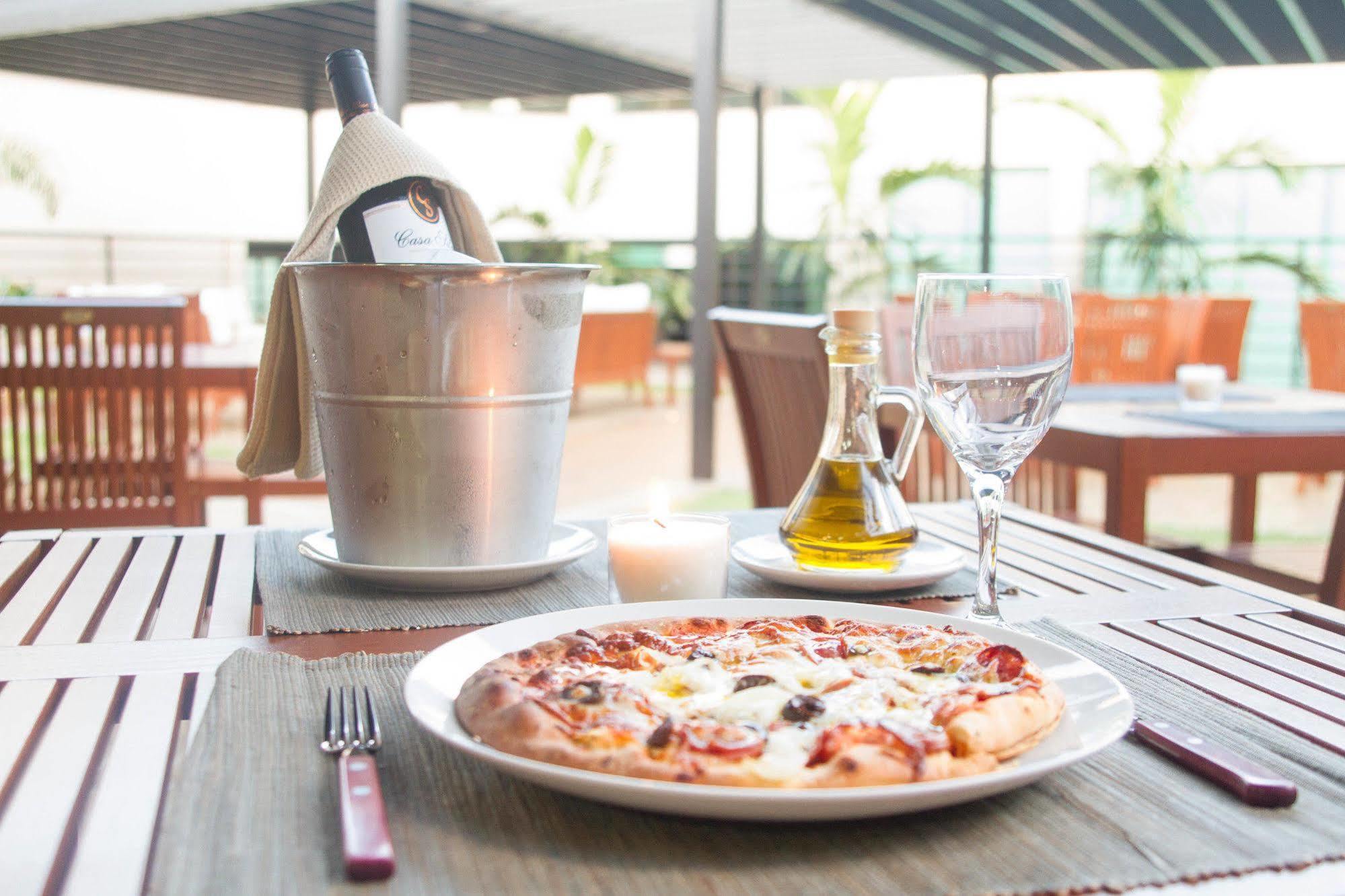 Gales Park Hotel 두라도스 외부 사진