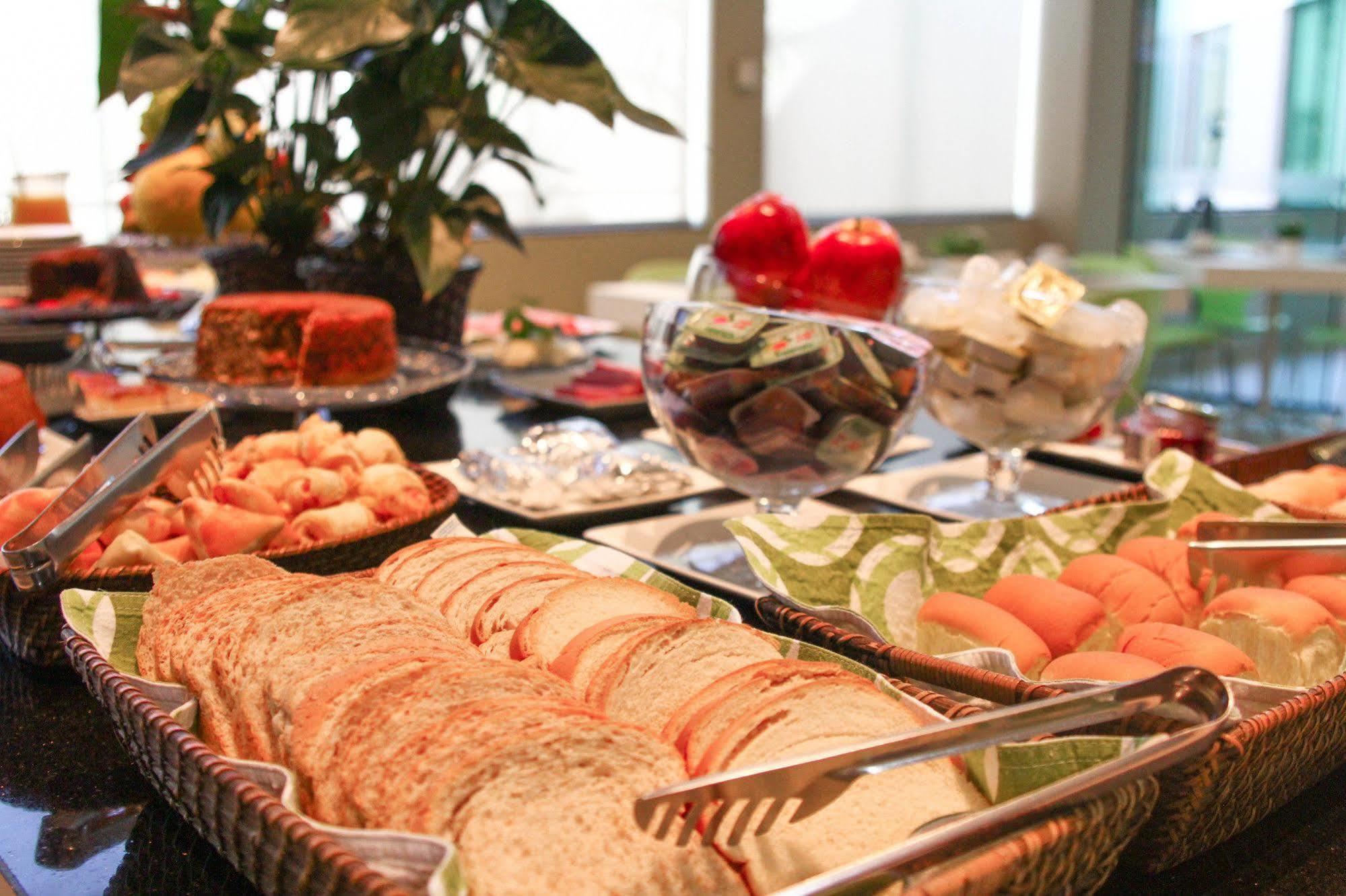 Gales Park Hotel 두라도스 외부 사진