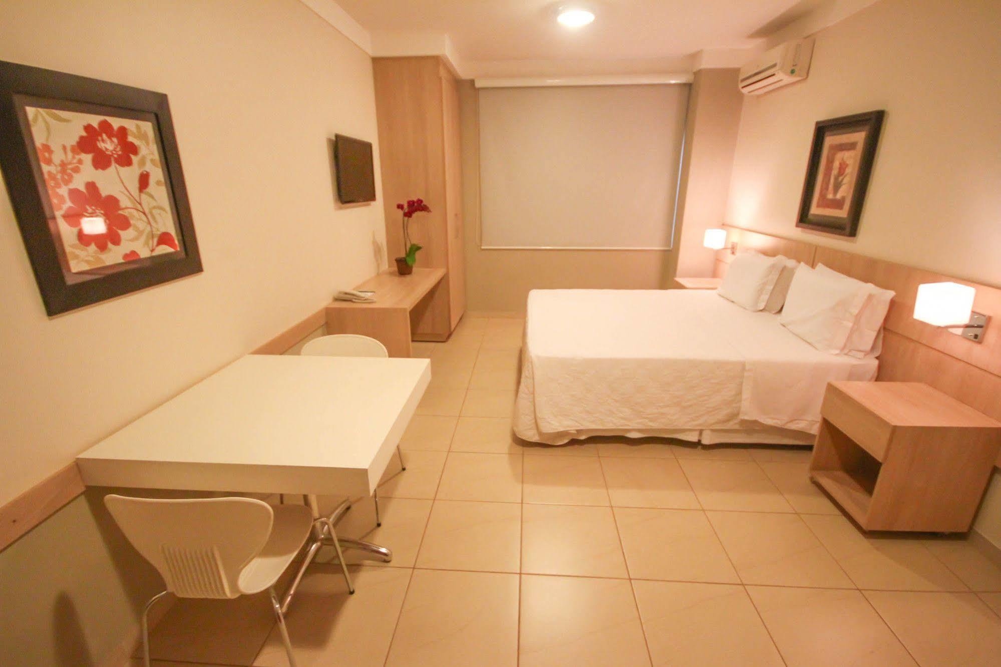 Gales Park Hotel 두라도스 외부 사진